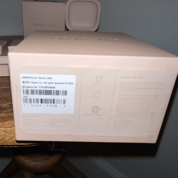 Beats Fit Pro x Kim Kardashian - Moon - Picture 8 of 8